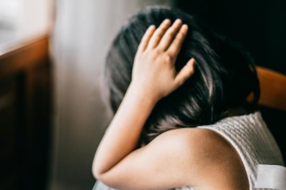 ¿Qué es la corrupción sexual de menores en Francia y como se castiga?