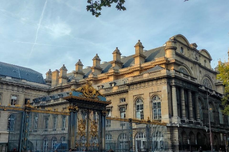 Quelles sont les modalités du prononcé de l’arrêt civil en matière criminelle ?